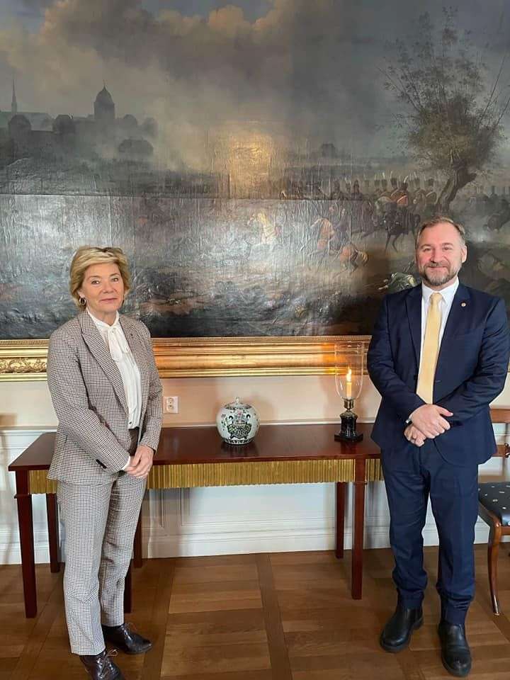 Freddy Jönsson hanberg tillsammans med landshövding Maria Larsson.