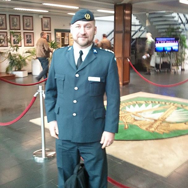 Freddy Jönsson Hanberg i uniform på Nato HQ.