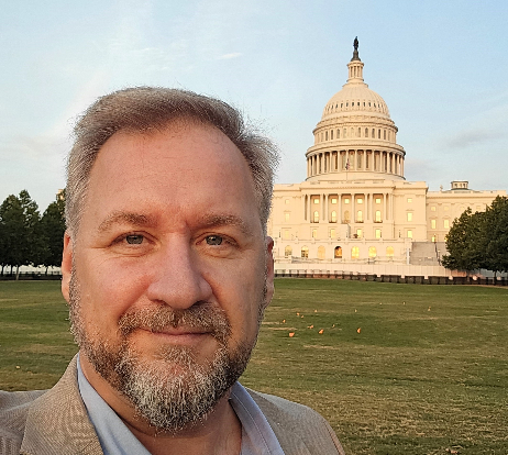 Freddy Jönsson Hanberg framför Capitol Hill.